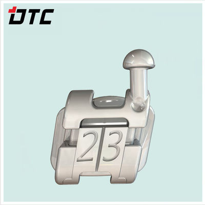 Brackets MBT auto-ligantes para solução ortodôntica.