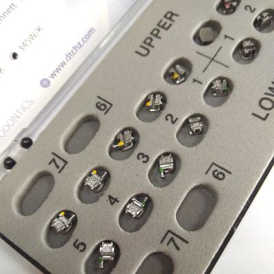 Exclusivo auto-ligando Roth Brackets Mini tamanho benefícios máximos para o tratamento dentário