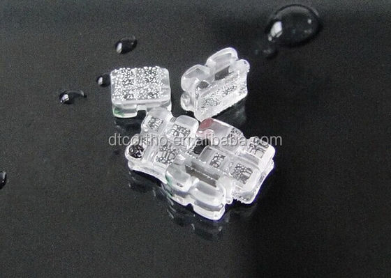 Tratamento ortodôntico com DTC Sapphire Bracket Dental Brace Padrão ISO