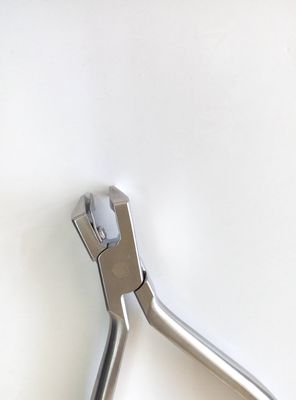 Telas de corte de extremidade distal para ajuste de fio duro